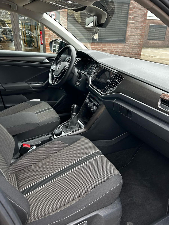 Volkswagen T-Roc Style - SUV: obrázek 3 Volkswagen T-Roc Style - SUV: obrázek 3