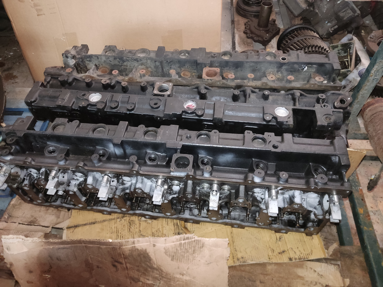 MAN Cylinder head D2066 D2676 - Hlava válců: obrázek 1 MAN Cylinder head D2066 D2676 - Hlava válců: obrázek 1