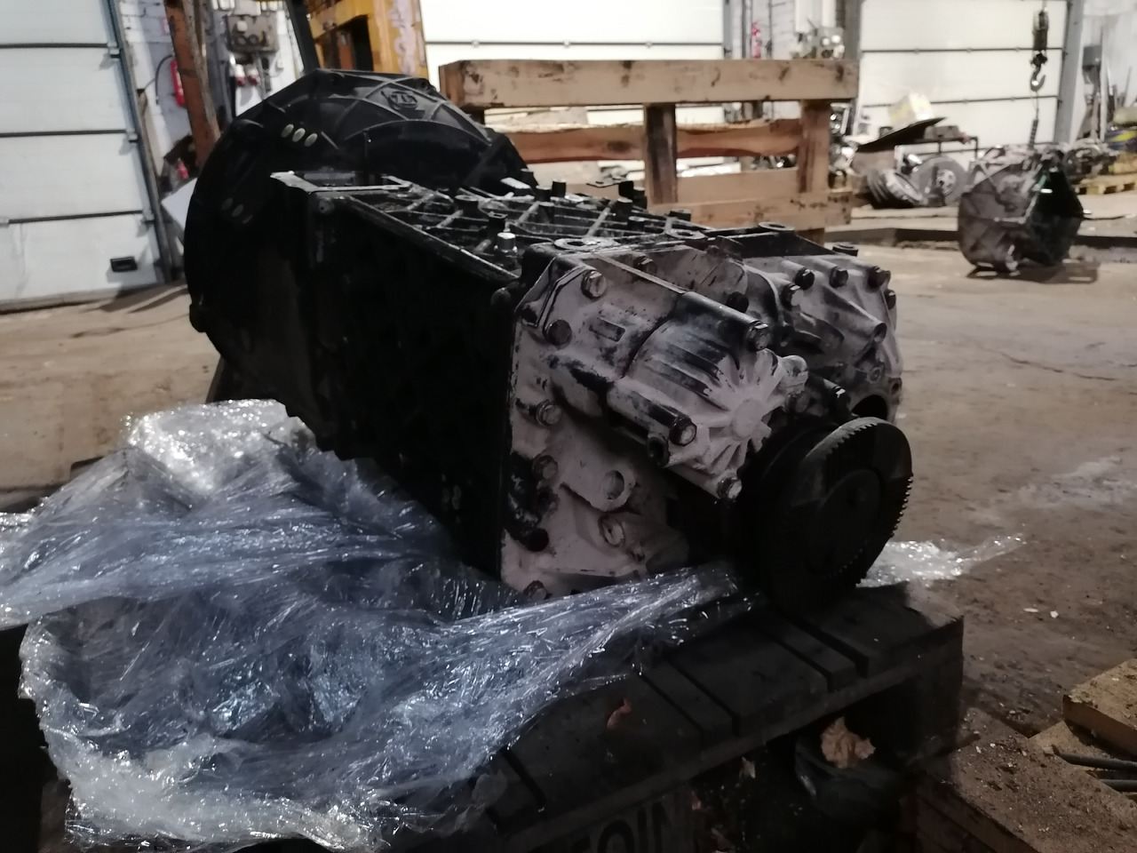 MAN DAF REMANUFACTURED gearbox ZF 16S151 ratio 0,84 - Převodovka: obrázek 4 MAN DAF REMANUFACTURED gearbox ZF 16S151 ratio 0,84 - Převodovka: obrázek 4