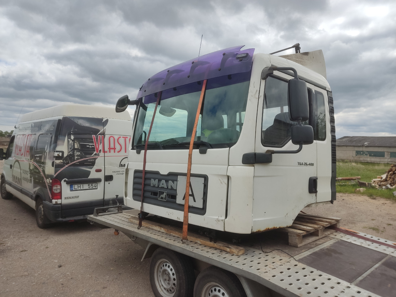 MAN cab F99/L17 - Kabina: obrázek 2 MAN cab F99/L17 - Kabina: obrázek 2