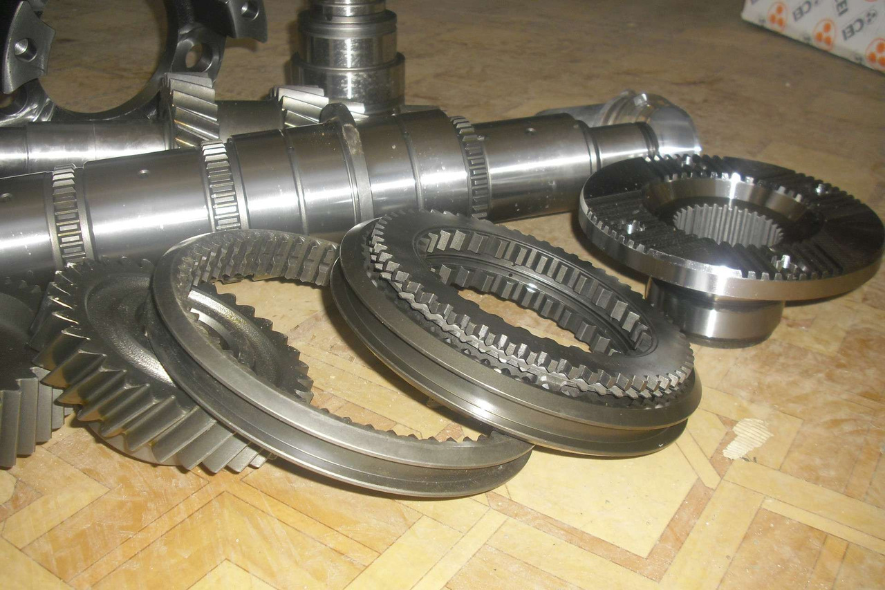 Spare parts for gearboxes Different - Převodovka a díly pro Nákladní auto: obrázek 3 Spare parts for gearboxes Different - Převodovka a díly pro Nákladní auto: obrázek 3