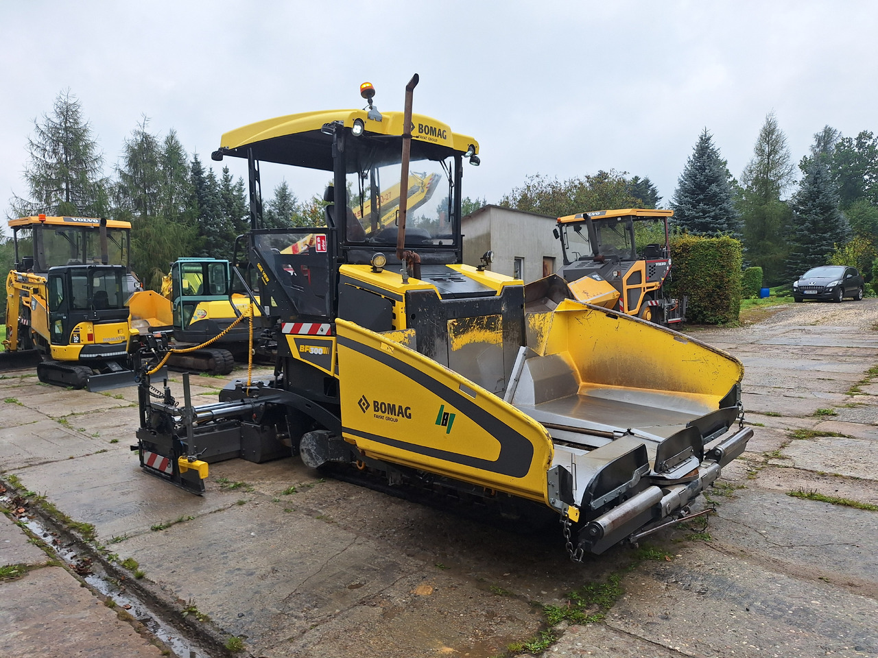 Bomag Bf 300C-3 - Finišér: obrázek 2 Bomag Bf 300C-3 - Finišér: obrázek 2
