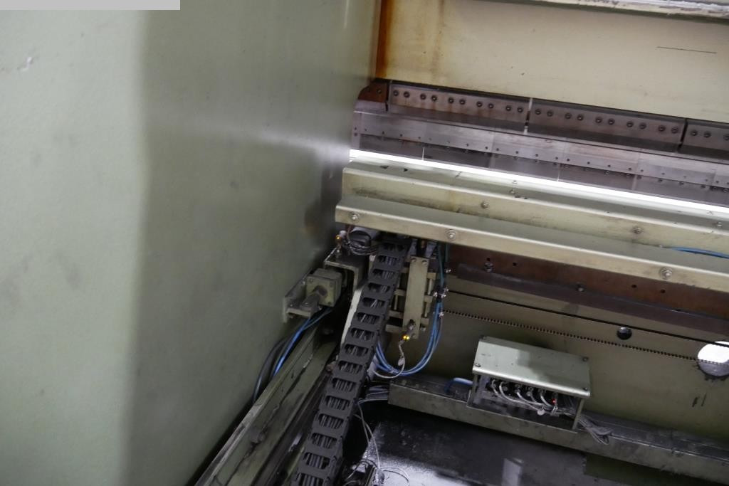 EHT EHP S 320-7250 - Ohraňovací lis: obrázek 5 EHT EHP S 320-7250 - Ohraňovací lis: obrázek 5