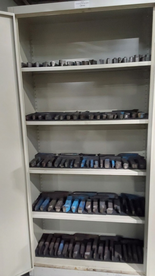 Tuerenschrank 1950x930x400 - Vybavení garáže/ Dílny: obrázek 3 Tuerenschrank 1950x930x400 - Vybavení garáže/ Dílny: obrázek 3