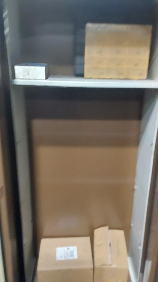 Tuerenschrank 1950x930x400 - Vybavení garáže/ Dílny: obrázek 5 Tuerenschrank 1950x930x400 - Vybavení garáže/ Dílny: obrázek 5