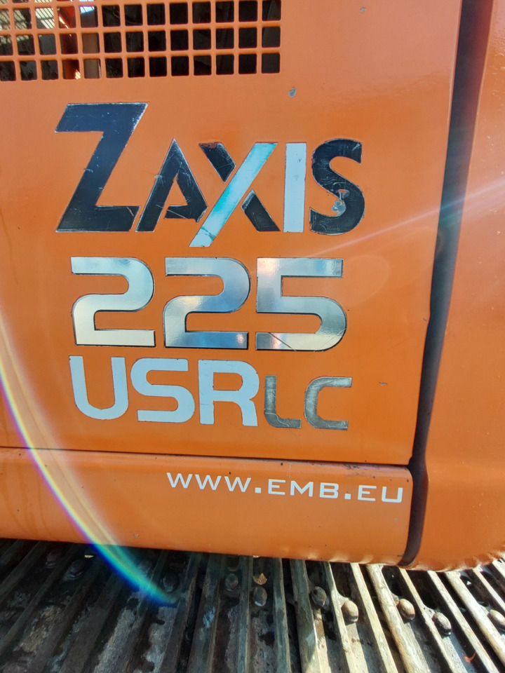 Hitachi ZX225USRLC - Pásové rýpadlo: obrázek 5 Hitachi ZX225USRLC - Pásové rýpadlo: obrázek 5