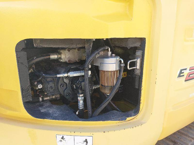 Pásové rýpadlo New Holland E235B SRNLC + GPS Steuerung: obrázek 6