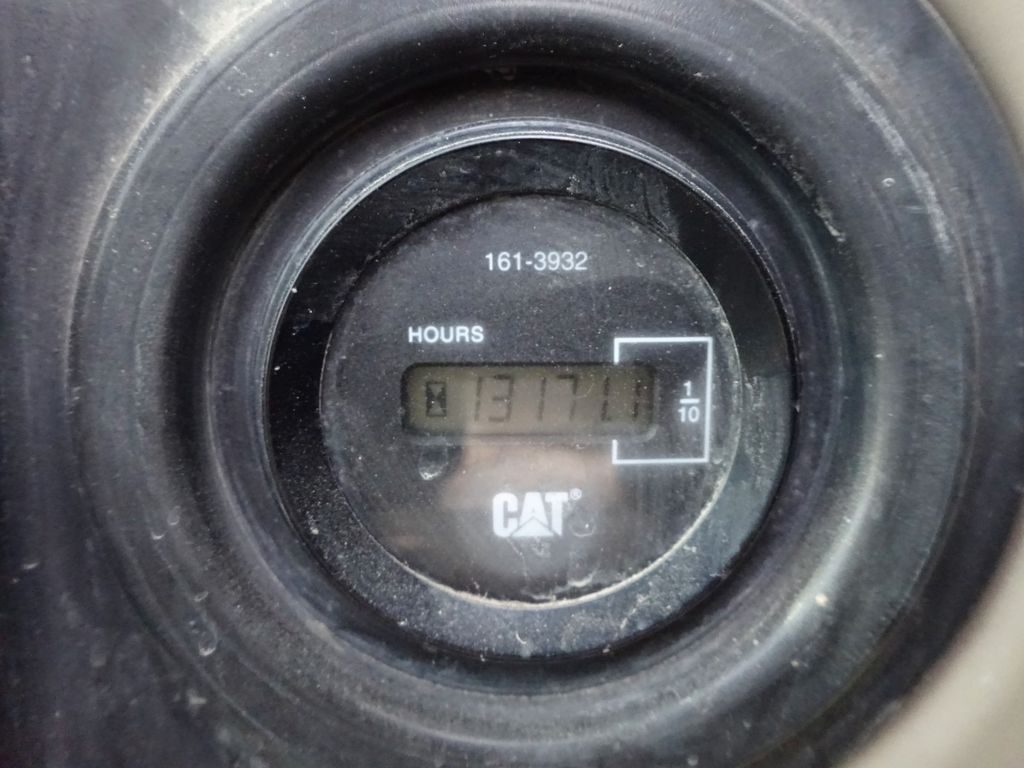 Pásové rýpadlo CAT 318CL: obrázek 11