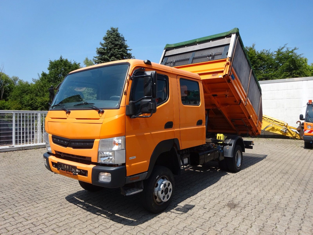 FUSO Canter Doppelkabine MEILLER 3Skipper 4x4 - Dodávka sklápěč: obrázek 1 FUSO Canter Doppelkabine MEILLER 3Skipper 4x4 - Dodávka sklápěč: obrázek 1