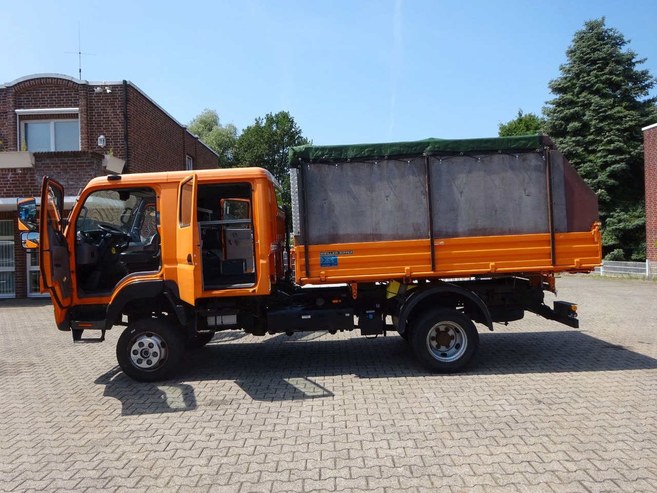 FUSO Canter Doppelkabine MEILLER 3Skipper 4x4 - Dodávka sklápěč: obrázek 5 FUSO Canter Doppelkabine MEILLER 3Skipper 4x4 - Dodávka sklápěč: obrázek 5