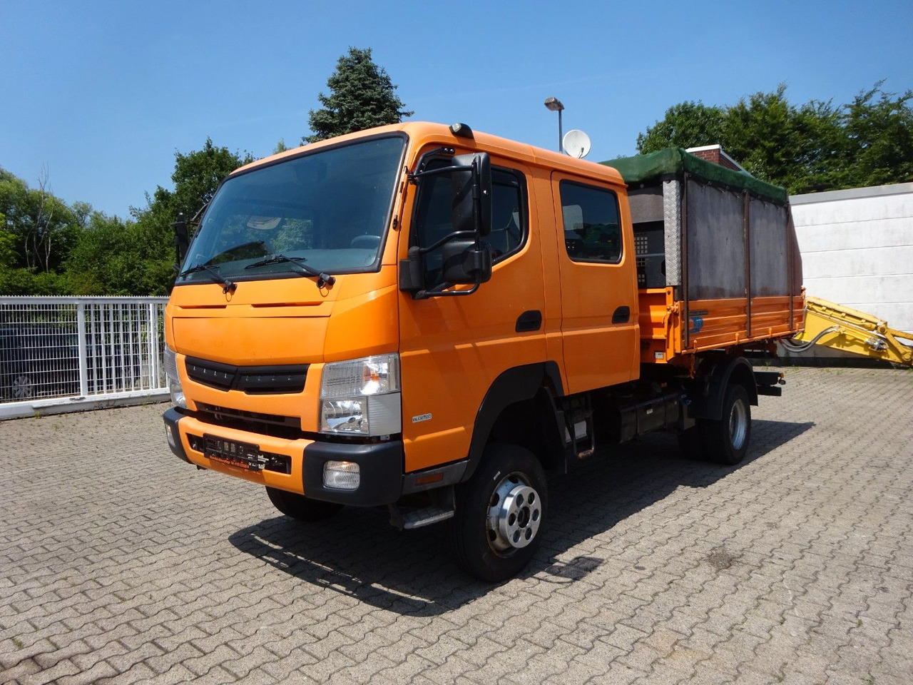 FUSO Canter Doppelkabine MEILLER 3Skipper 4x4 - Dodávka sklápěč: obrázek 3 FUSO Canter Doppelkabine MEILLER 3Skipper 4x4 - Dodávka sklápěč: obrázek 3