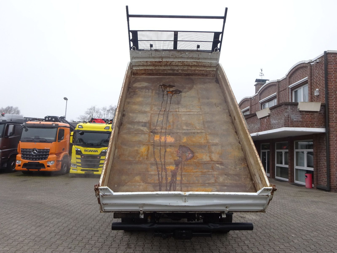 Iveco 80-210 Eurocargo MEILLER 3SKipper 4x2 - Sklápěč: obrázek 4 Iveco 80-210 Eurocargo MEILLER 3SKipper 4x2 - Sklápěč: obrázek 4