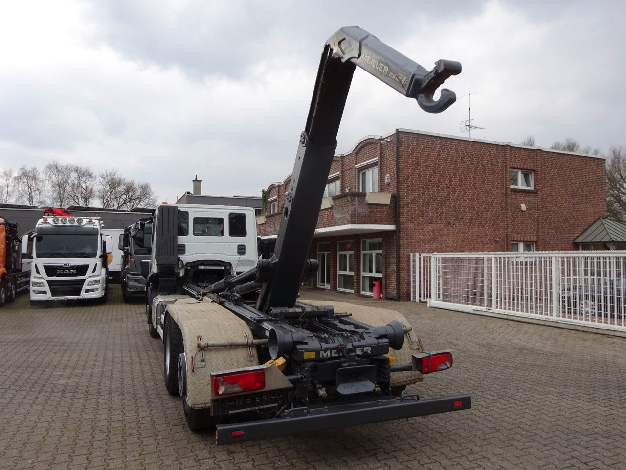 Iveco STRALIS 400 MEILLER Abroller Lift-Lenkachse 6x2 Iveco STRALIS 400 MEILLER Abroller Lift-Lenkachse 6x2 - Hákový nosič kontejnerů: obrázek 5 Iveco STRALIS 400 MEILLER Abroller Lift-Lenkachse 6x2 Iveco STRALIS 400 MEILLER Abroller Lift-Lenkachse 6x2 - Hákový nosič kontejnerů: obrázek 5