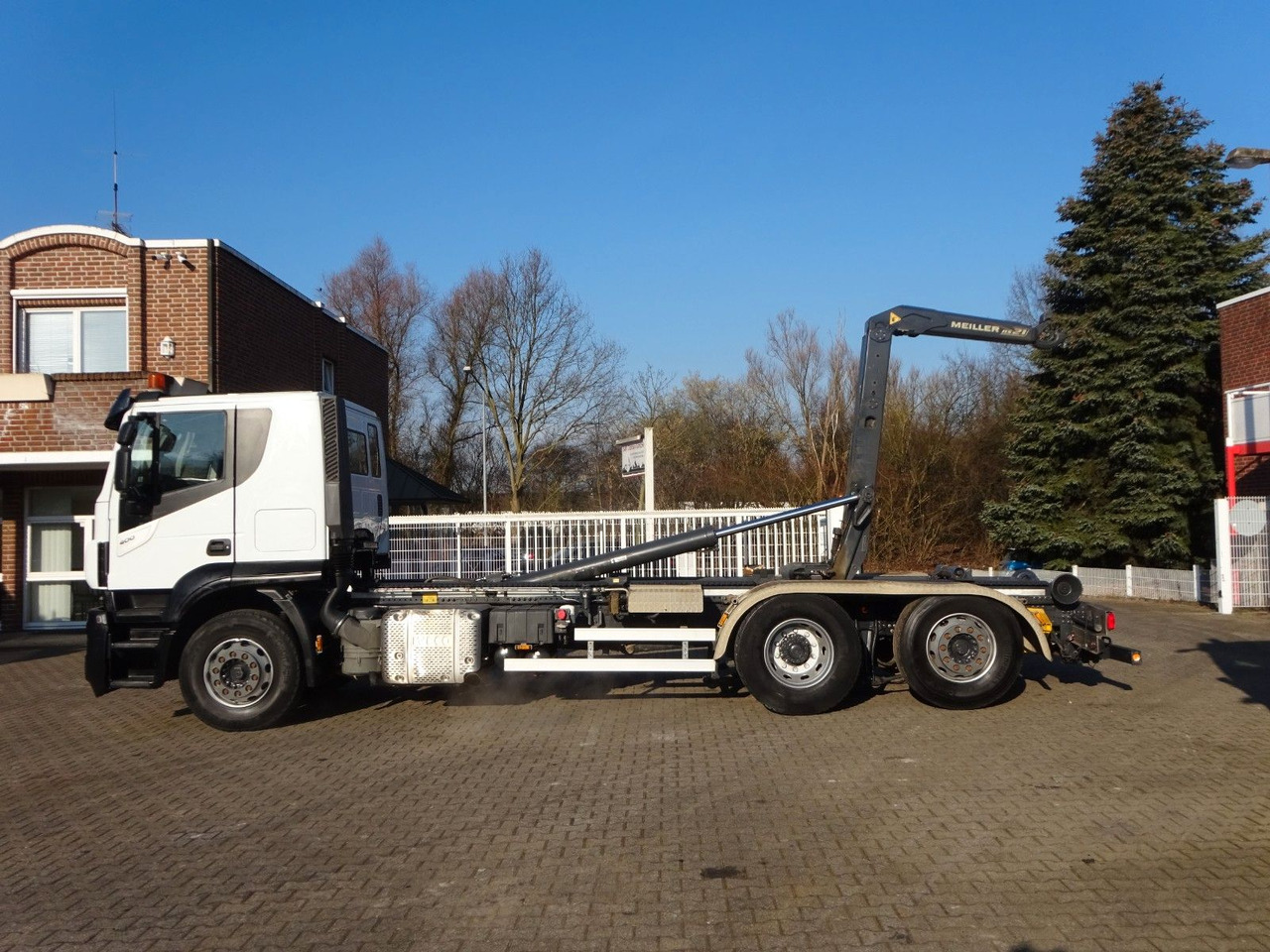 Iveco STRALIS 400 MEILLER Abroller Lift-Lenkachse 6x2 Iveco STRALIS 400 MEILLER Abroller Lift-Lenkachse 6x2 - Hákový nosič kontejnerů: obrázek 3 Iveco STRALIS 400 MEILLER Abroller Lift-Lenkachse 6x2 Iveco STRALIS 400 MEILLER Abroller Lift-Lenkachse 6x2 - Hákový nosič kontejnerů: obrázek 3