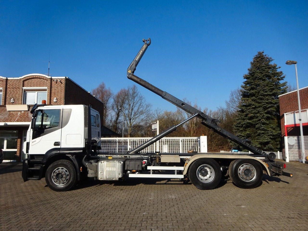 Iveco STRALIS 400 MEILLER Abroller Lift-Lenkachse 6x2 Iveco STRALIS 400 MEILLER Abroller Lift-Lenkachse 6x2 - Hákový nosič kontejnerů: obrázek 1 Iveco STRALIS 400 MEILLER Abroller Lift-Lenkachse 6x2 Iveco STRALIS 400 MEILLER Abroller Lift-Lenkachse 6x2 - Hákový nosič kontejnerů: obrázek 1