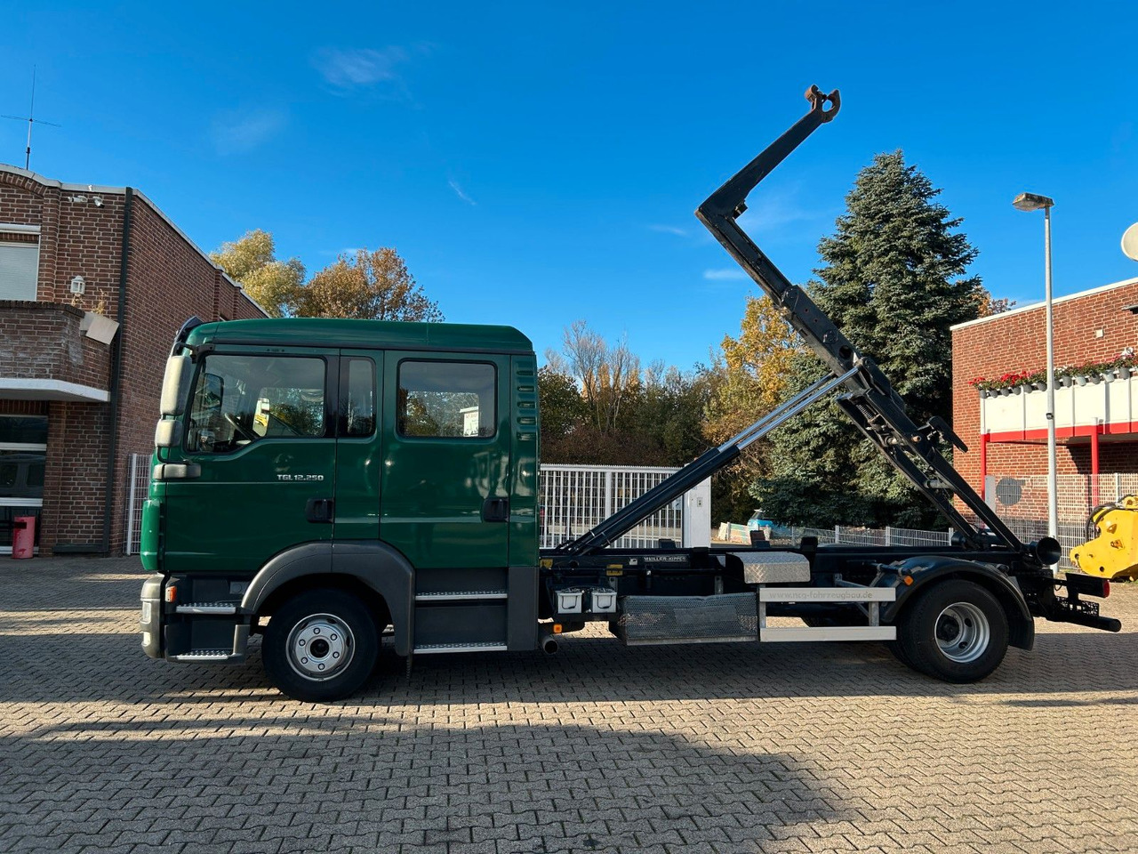 MAN 12.250 Doppelkabine Abroller - Hákový nosič kontejnerů: obrázek 5 MAN 12.250 Doppelkabine Abroller - Hákový nosič kontejnerů: obrázek 5