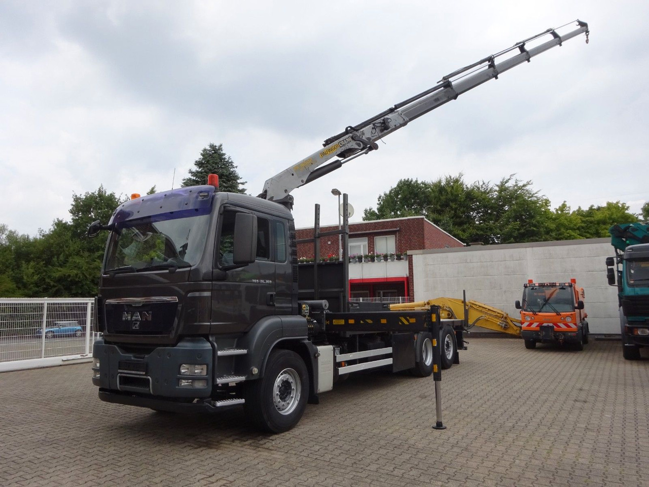 MAN 26.360 TGS Pritsche + PK 16502 Kran 6x2 - Auto s hydraulickou rukou: obrázek 4 MAN 26.360 TGS Pritsche + PK 16502 Kran 6x2 - Auto s hydraulickou rukou: obrázek 4