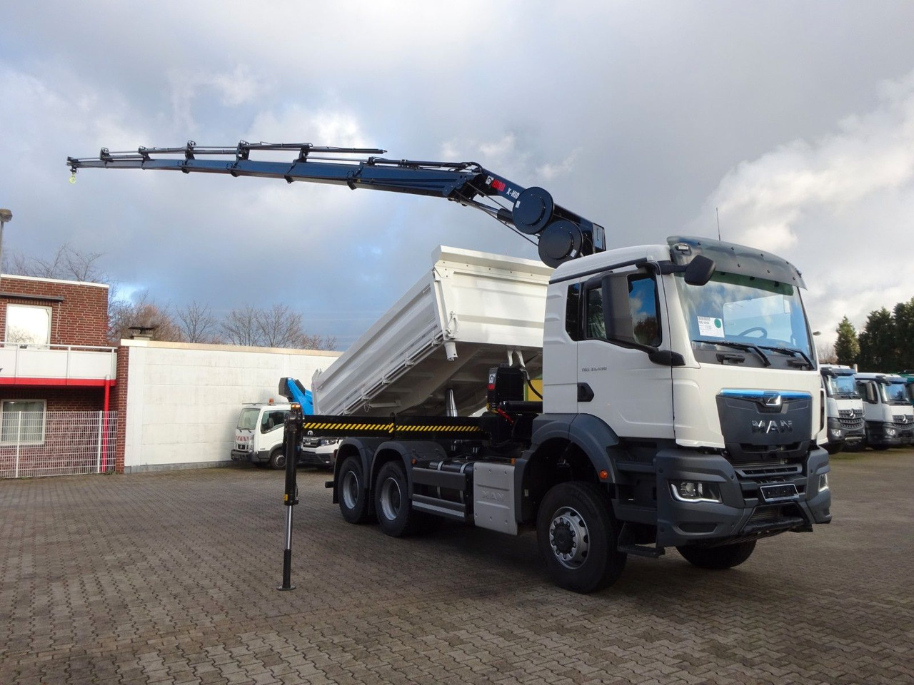 MAN 33.430 6x6 3-SEITENKIPPER KRAN HIAB 228- 6HYDRO - Sklápěč, Auto s hydraulickou rukou: obrázek 2 MAN 33.430 6x6 3-SEITENKIPPER KRAN HIAB 228- 6HYDRO - Sklápěč, Auto s hydraulickou rukou: obrázek 2