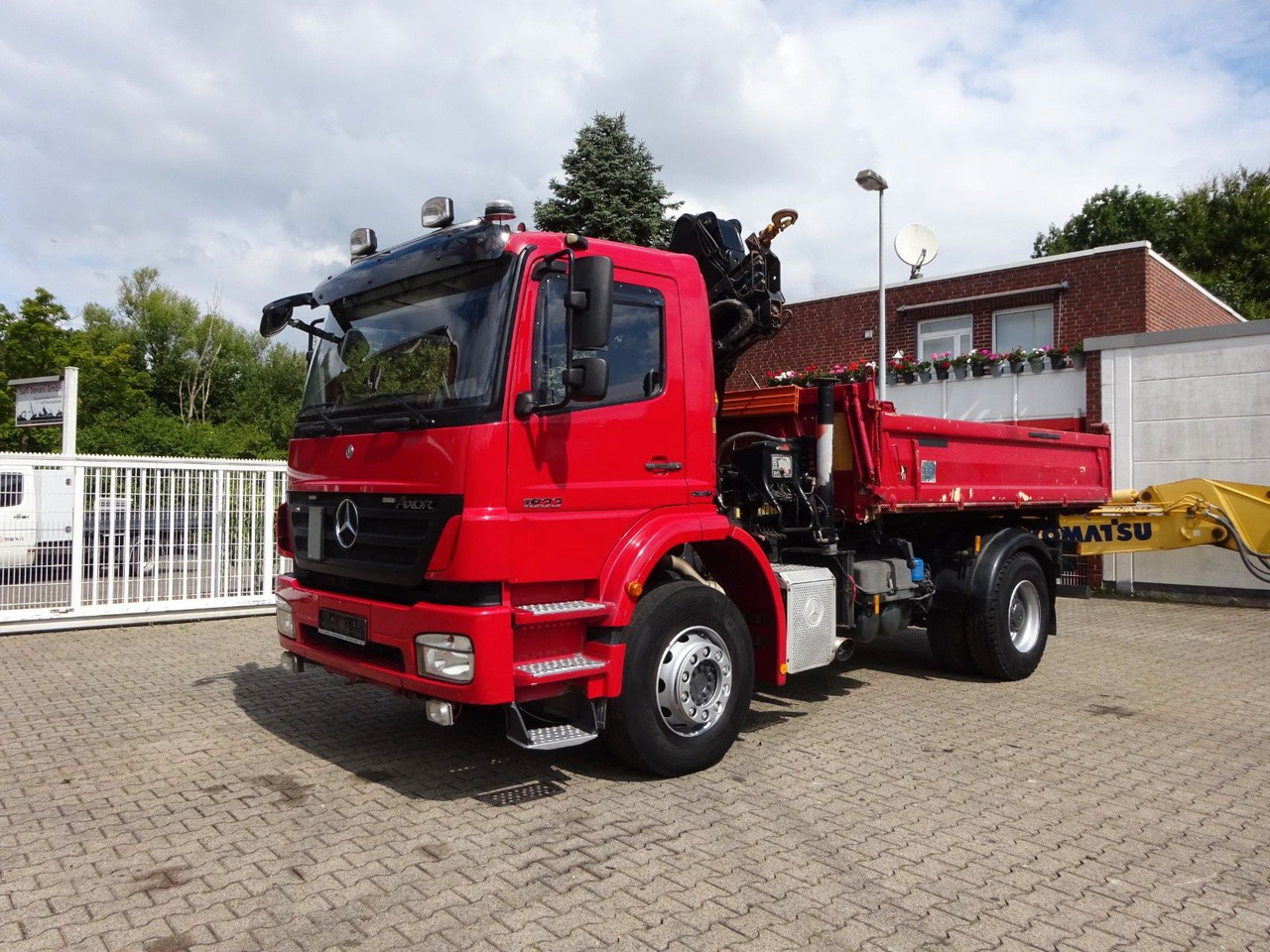 Mercedes-Benz 1833 Axor Meiller 3Skipper +HIAB 111 HIDUO +Funk - Sklápěč, Auto s hydraulickou rukou: obrázek 2 Mercedes-Benz 1833 Axor Meiller 3Skipper +HIAB 111 HIDUO +Funk - Sklápěč, Auto s hydraulickou rukou: obrázek 2