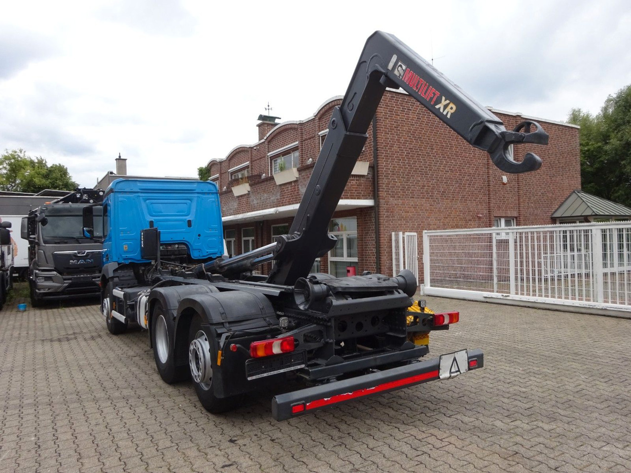 Mercedes-Benz 2533 Antos MULTILIFT Abroller 6x2 - Hákový nosič kontejnerů: obrázek 4 Mercedes-Benz 2533 Antos MULTILIFT Abroller 6x2 - Hákový nosič kontejnerů: obrázek 4