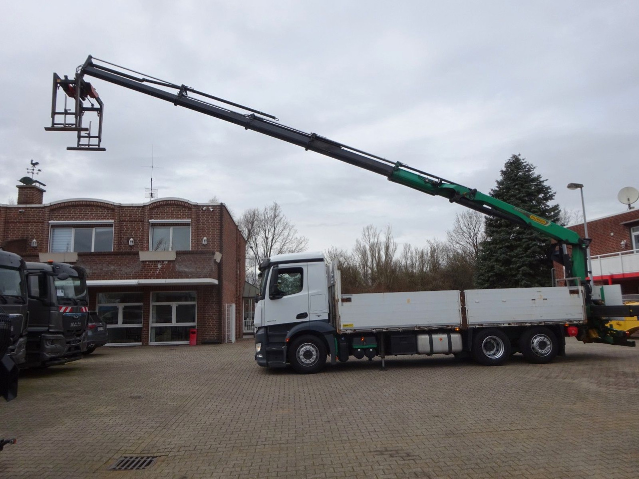 Mercedes-Benz 2543 Antos Baustoff +PK 26001 bis 20 m Auslage Mercedes-Benz 2543 Antos Baustoff +PK 26001 bis 20 m Auslage - Auto s hydraulickou rukou, Nákladní automobil valníkový/ Plošinový: obrázek 4 Mercedes-Benz 2543 Antos Baustoff +PK 26001 bis 20 m Auslage Mercedes-Benz 2543 Antos Baustoff +PK 26001 bis 20 m Auslage - Auto s hydraulickou rukou, Nákladní automobil valníkový/ Plošinový: obrázek 4