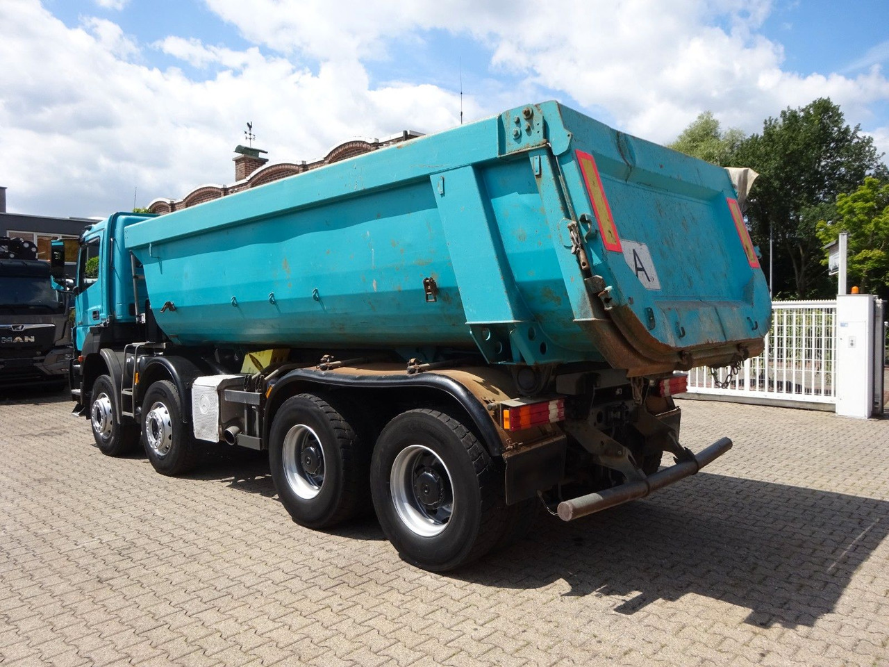 Mercedes-Benz 3240 Axor Muldenkipper 8x4 - Sklápěč: obrázek 5 Mercedes-Benz 3240 Axor Muldenkipper 8x4 - Sklápěč: obrázek 5