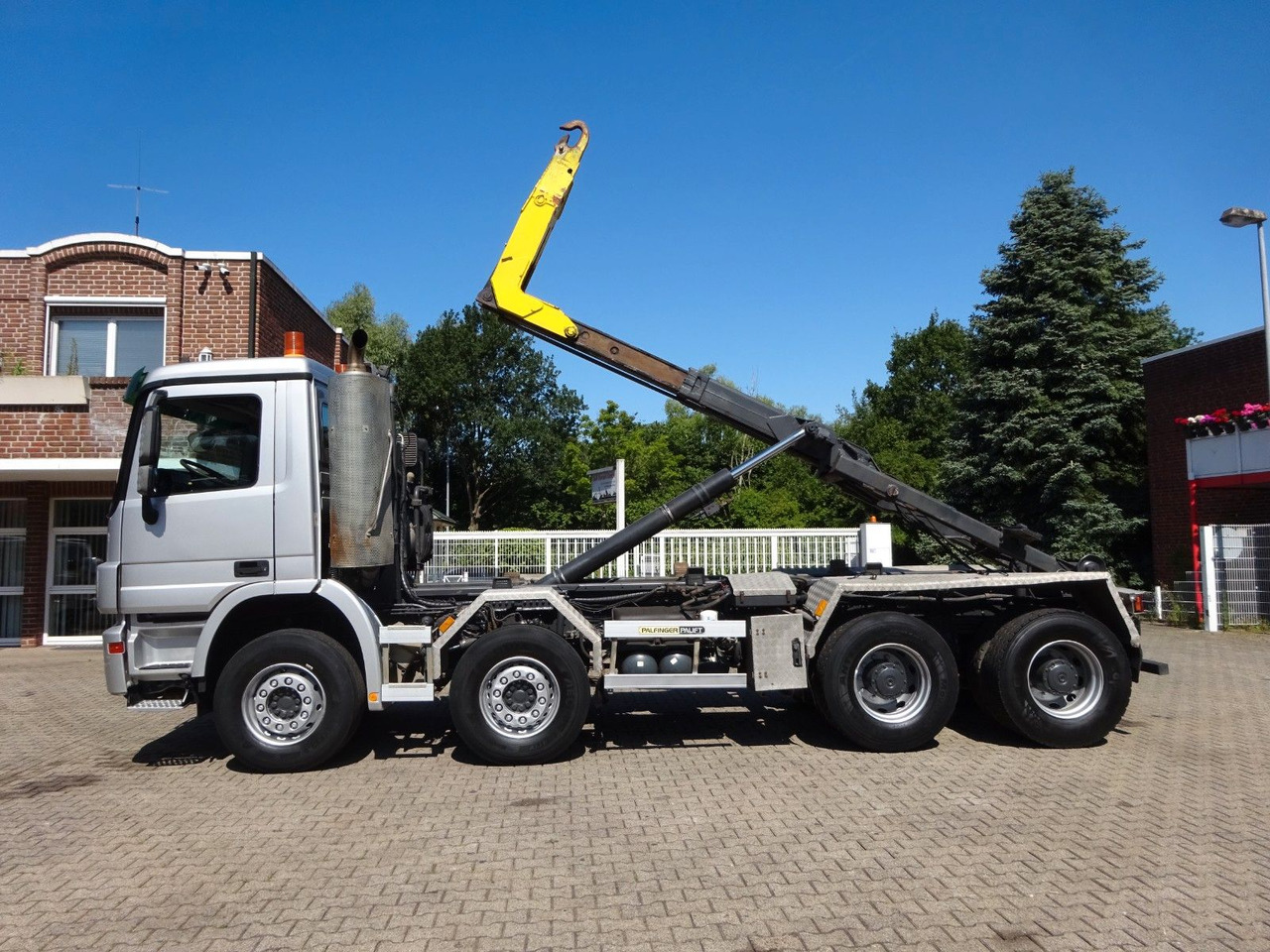 Mercedes-Benz 3244 Actros PALFINGER Abroller 8x4 - Hákový nosič kontejnerů: obrázek 4 Mercedes-Benz 3244 Actros PALFINGER Abroller 8x4 - Hákový nosič kontejnerů: obrázek 4