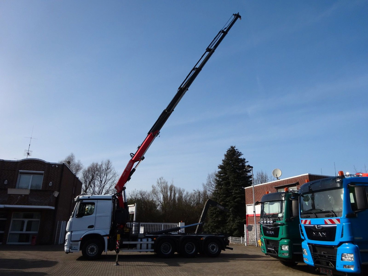 Mercedes-Benz 3248 Fassi Abroller + Fassi F275A 8x4 TRIDEM - Auto s hydraulickou rukou: obrázek 3 Mercedes-Benz 3248 Fassi Abroller + Fassi F275A 8x4 TRIDEM - Auto s hydraulickou rukou: obrázek 3