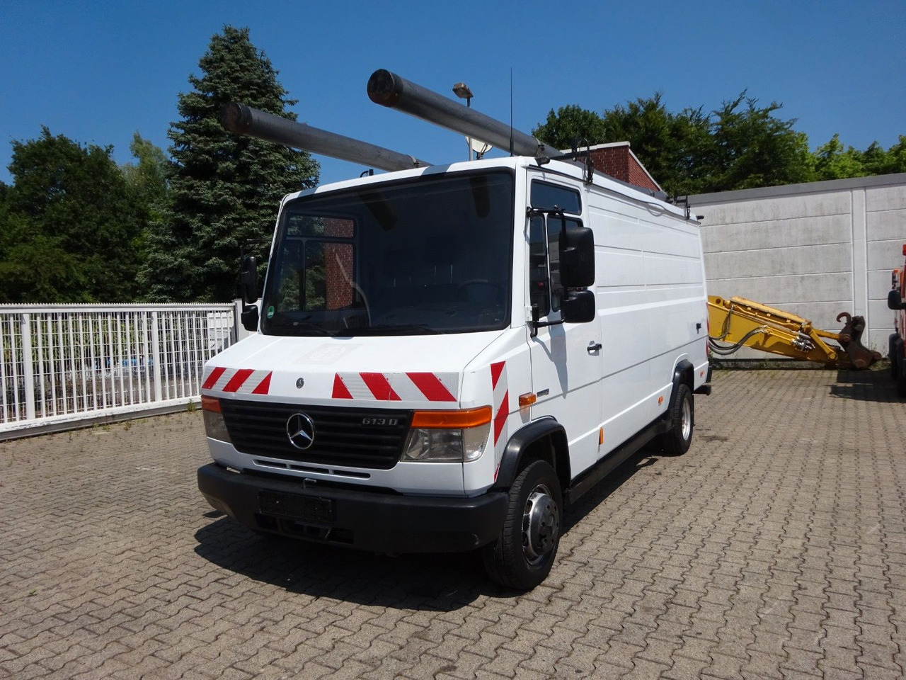 Mercedes-Benz 613D Vario Kasten 4x2 - Furgon: obrázek 1 Mercedes-Benz 613D Vario Kasten 4x2 - Furgon: obrázek 1