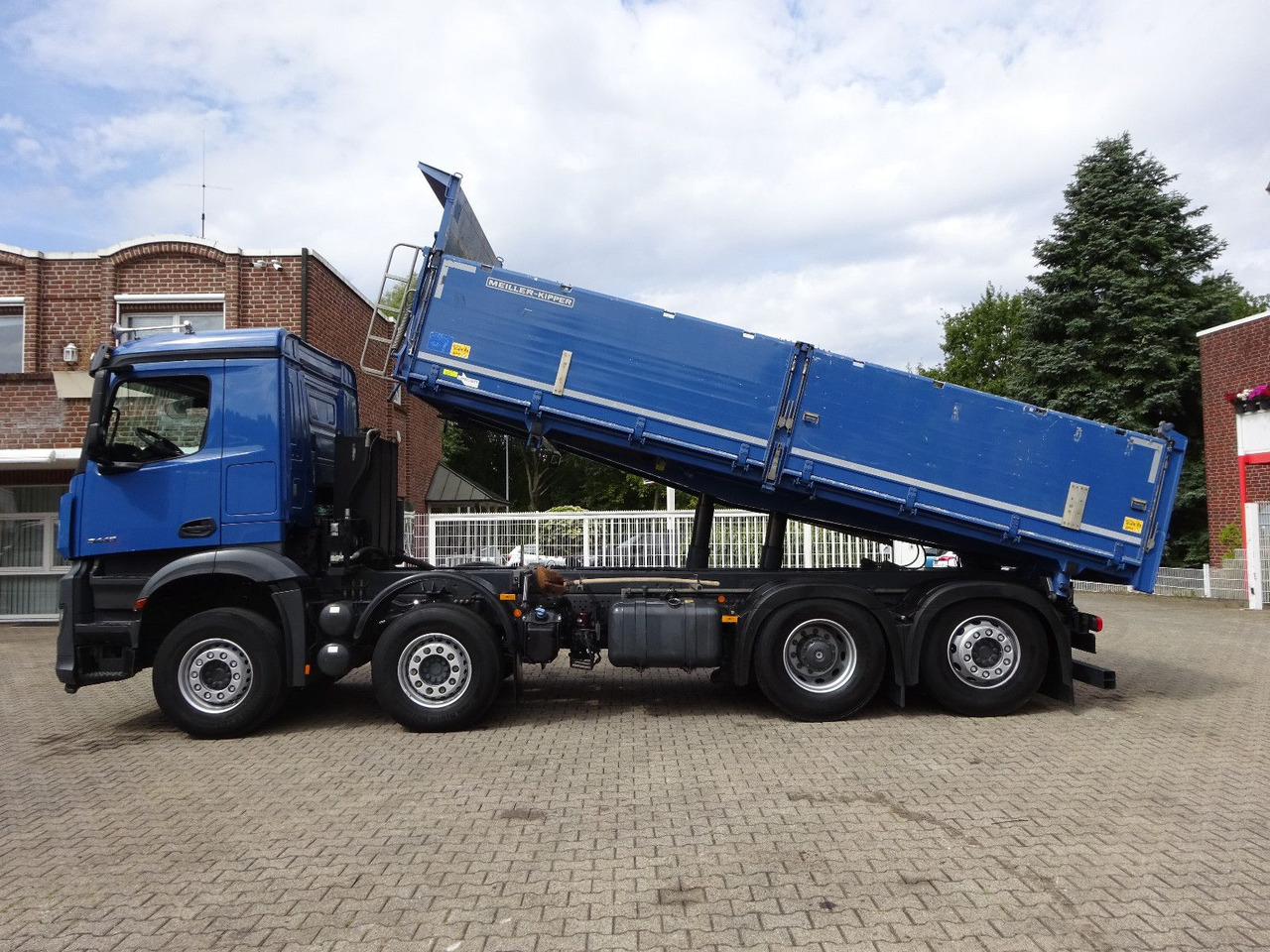 Mercedes-Benz Arocs 3446 MEILER 3 Seitenkipper 8x2 - Sklápěč: obrázek 2 Mercedes-Benz Arocs 3446 MEILER 3 Seitenkipper 8x2 - Sklápěč: obrázek 2