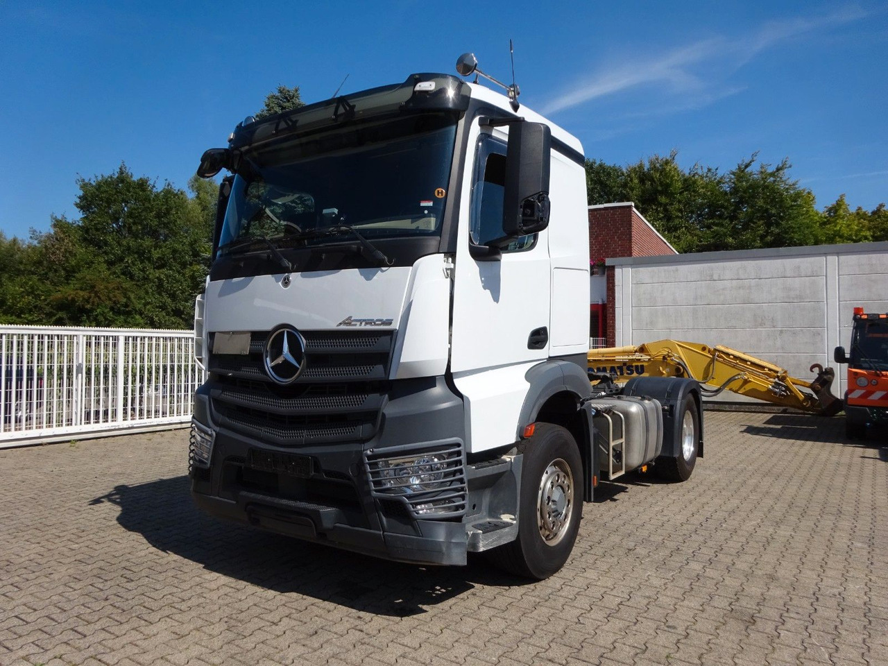 Mercedes-Benz 1846 Actros SZM HAD ALLRAD - Tahač: obrázek 1 Mercedes-Benz 1846 Actros SZM HAD ALLRAD - Tahač: obrázek 1