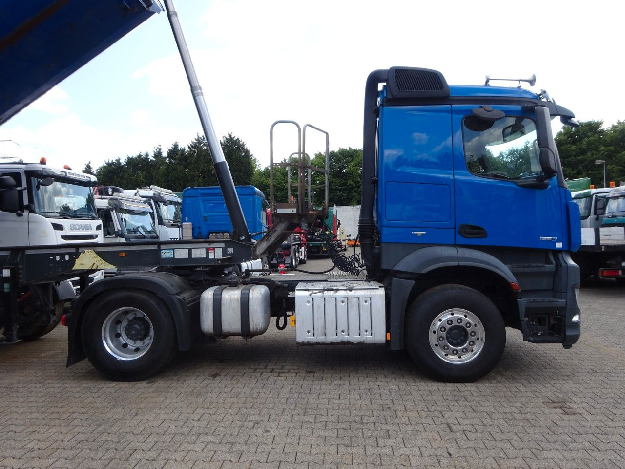 Mercedes-Benz 1853 Arocs SZM mit Kipperpumpe - Tahač: obrázek 5 Mercedes-Benz 1853 Arocs SZM mit Kipperpumpe - Tahač: obrázek 5