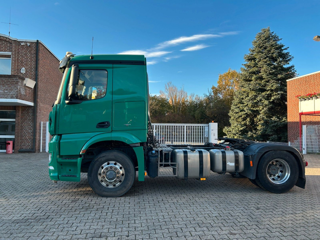 Mercedes-Benz Arocs 1845 SZM 4x4 HAD - Tahač: obrázek 5 Mercedes-Benz Arocs 1845 SZM 4x4 HAD - Tahač: obrázek 5