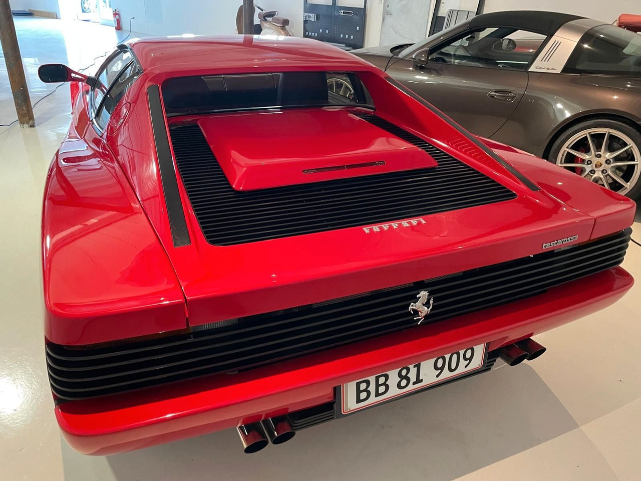 Ferrari Testarossa - Osobní auto: obrázek 4 Ferrari Testarossa - Osobní auto: obrázek 4