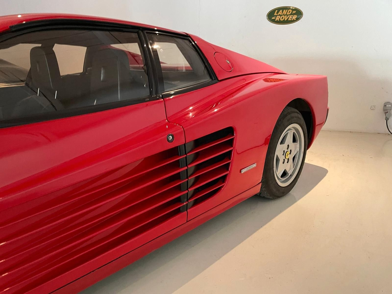Ferrari Testarossa - Osobní auto: obrázek 3 Ferrari Testarossa - Osobní auto: obrázek 3