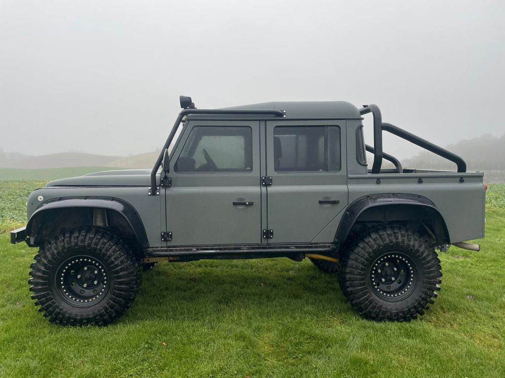 Land Rover Defender 110 2.5 - SUV: obrázek 2 Land Rover Defender 110 2.5 - SUV: obrázek 2