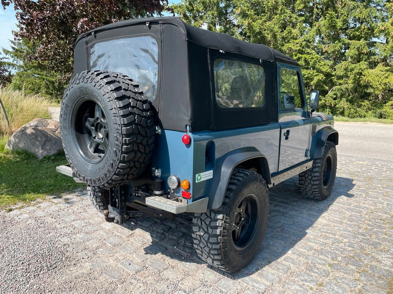 Land Rover LR Defender 90 Soft Top V8 Automatic 60000 brutt Land Rover LR Defender 90 SoftTop V8 Automatic - Pick-up: obrázek 5 Land Rover LR Defender 90 Soft Top V8 Automatic 60000 brutt Land Rover LR Defender 90 SoftTop V8 Automatic - Pick-up: obrázek 5