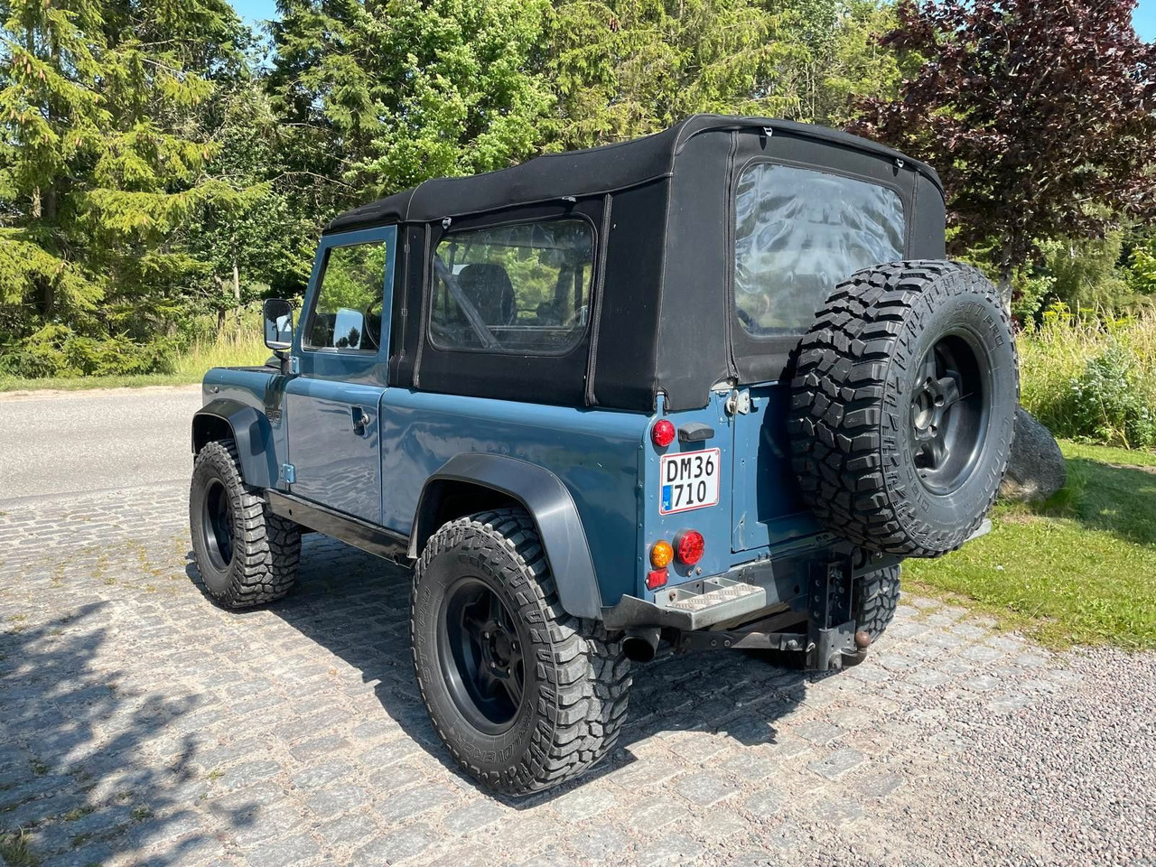 Land Rover LR Defender 90 Soft Top V8 Automatic 60000 brutt Land Rover LR Defender 90 SoftTop V8 Automatic - Pick-up: obrázek 3 Land Rover LR Defender 90 Soft Top V8 Automatic 60000 brutt Land Rover LR Defender 90 SoftTop V8 Automatic - Pick-up: obrázek 3