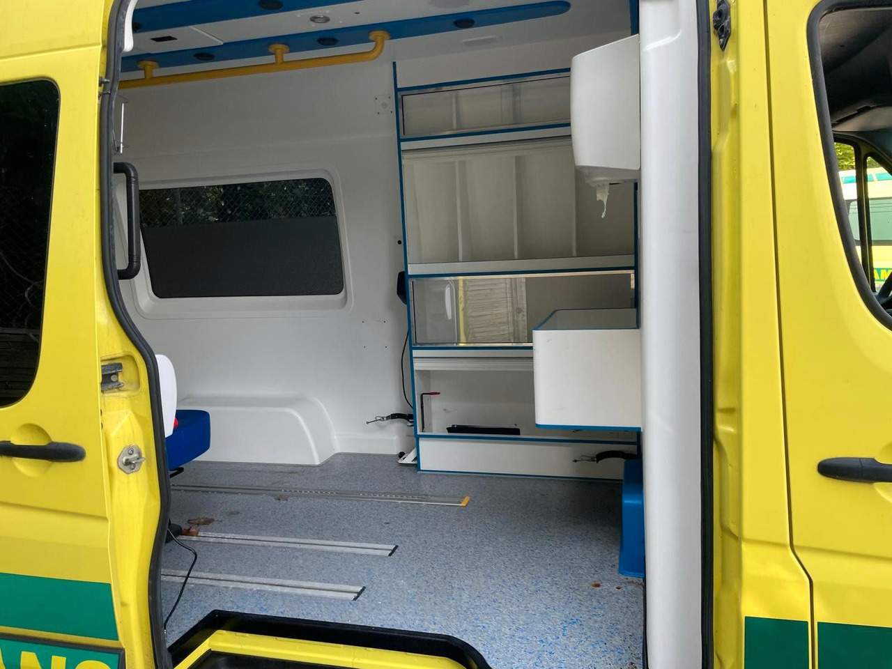 Pohotovostní vůz Mercedes-Benz Sprinter II Kasten 316CDI Aut *Ambulance: obrázek 17