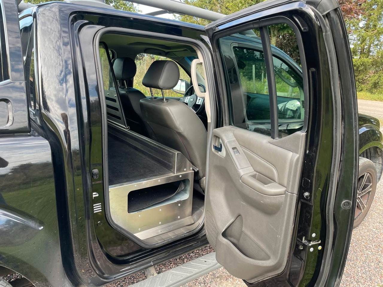 SUV Nissan Navara Pickup Double Cab LE V6 4x4 LB: obrázek 22