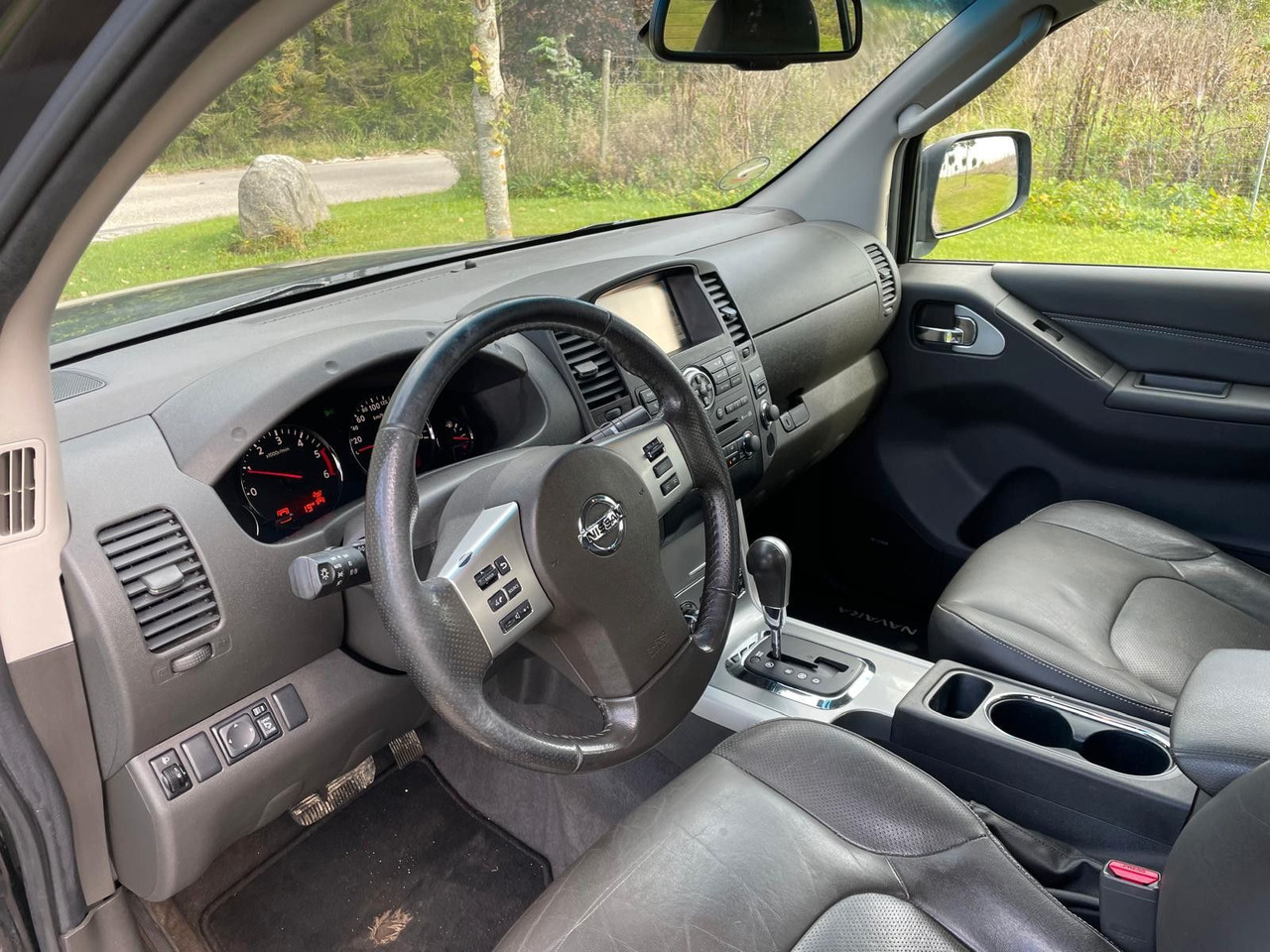 SUV Nissan Navara Pickup Double Cab LE V6 4x4 LB: obrázek 14