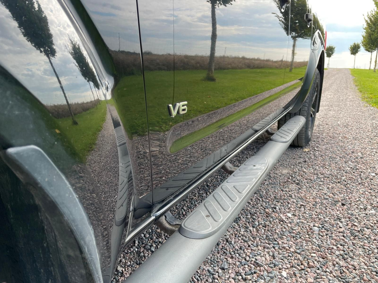 SUV Nissan Navara Pickup Double Cab LE V6 4x4 LB: obrázek 10