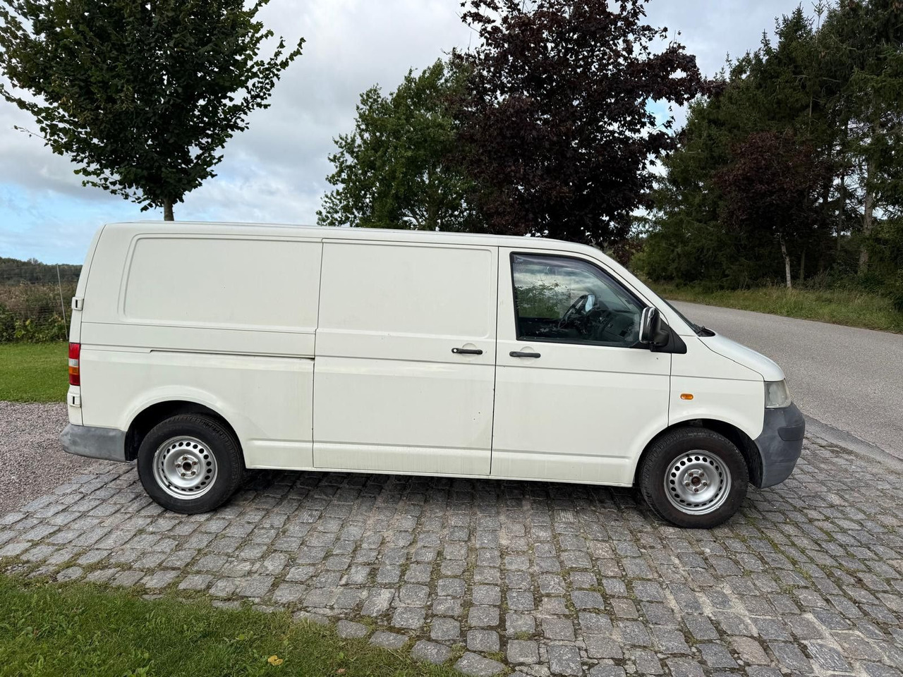 Volkswagen T5 Transporter 2.5 TDI Kasten lang - Malá dodávka: obrázek 5 Volkswagen T5 Transporter 2.5 TDI Kasten lang - Malá dodávka: obrázek 5