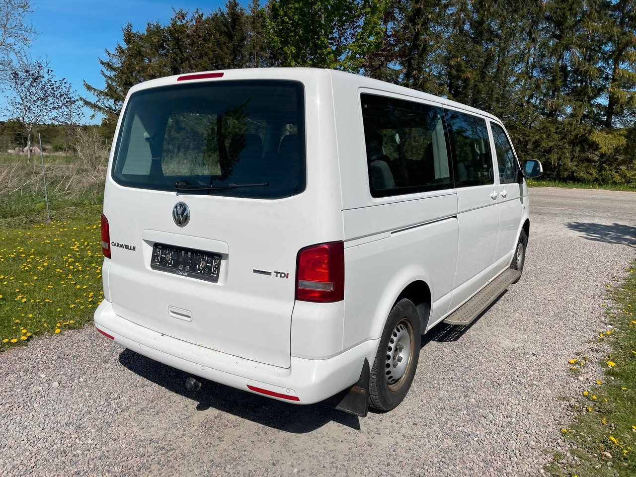 Volkswagen T5 Transporter Bus Caravelle Comfortline lang - Mikrobus: obrázek 5 Volkswagen T5 Transporter Bus Caravelle Comfortline lang - Mikrobus: obrázek 5
