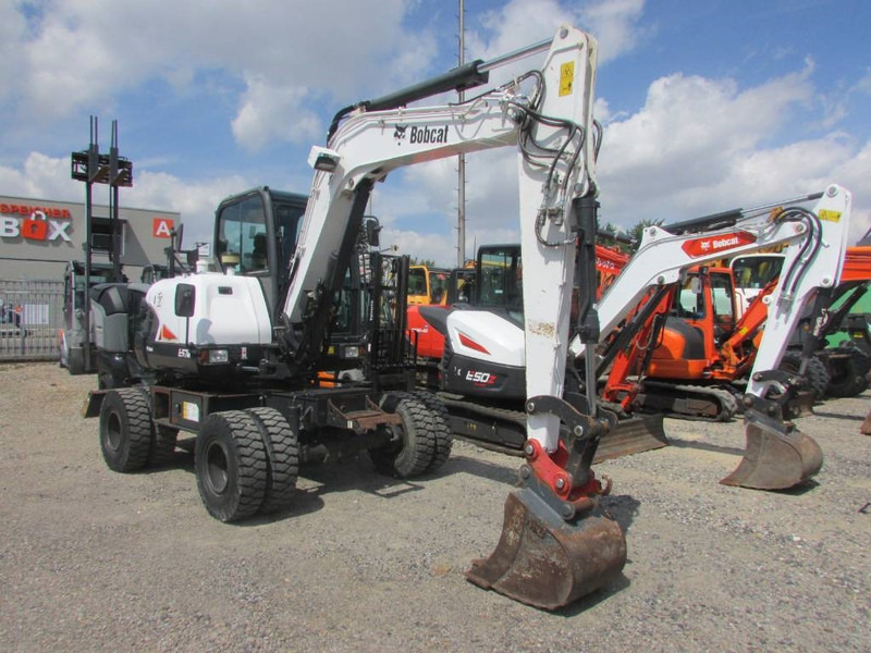 Bobcat E 57 W 35.000 EUR - Kolesové rýpadlo: obrázek 3 Bobcat E 57 W 35.000 EUR - Kolesové rýpadlo: obrázek 3
