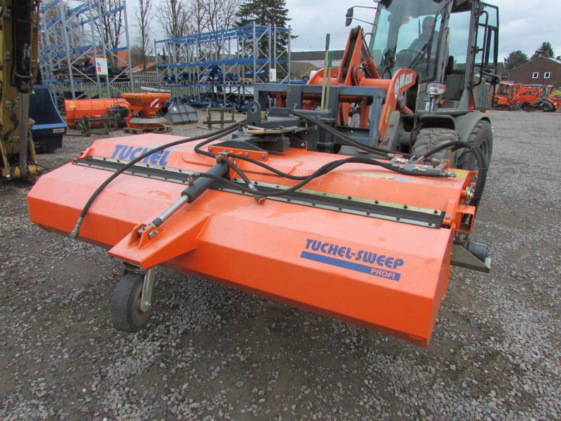 Tuchel Profi 600-230 Kehrbesen / 6.500 EUR - Příslušenství pro Stavební technika: obrázek 1 Tuchel Profi 600-230 Kehrbesen / 6.500 EUR - Příslušenství pro Stavební technika: obrázek 1