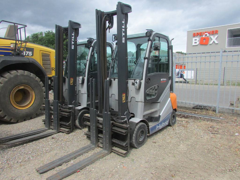 Still RX 70-30 H Hybrid / Diesel Stapler 9.500 EUR - Dieselový vysokozdvižný vozík: obrázek 2 Still RX 70-30 H Hybrid / Diesel Stapler 9.500 EUR - Dieselový vysokozdvižný vozík: obrázek 2