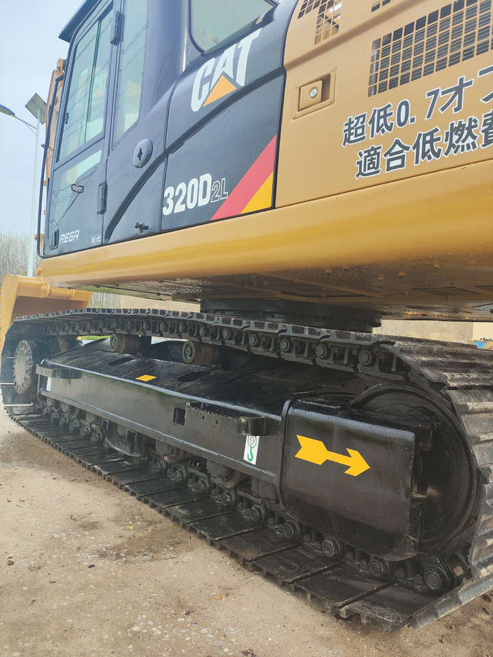 CATERPILLAR 320D2 - Pásové rýpadlo: obrázek 2 CATERPILLAR 320D2 - Pásové rýpadlo: obrázek 2