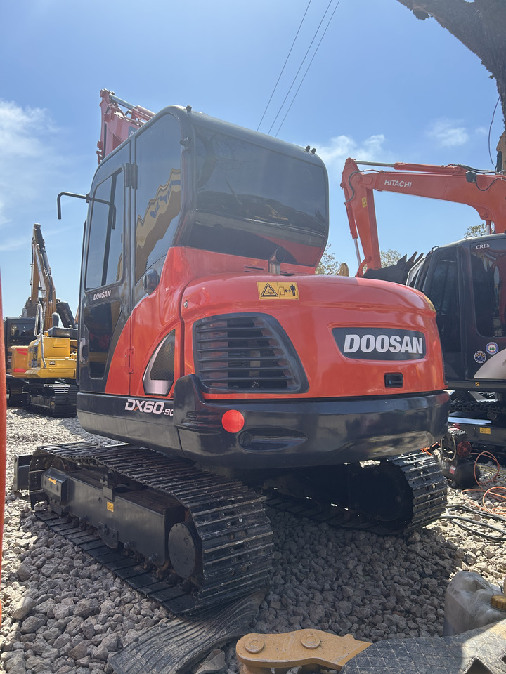 Doosan DX60 - Mini rýpadlo: obrázek 4 Doosan DX60 - Mini rýpadlo: obrázek 4