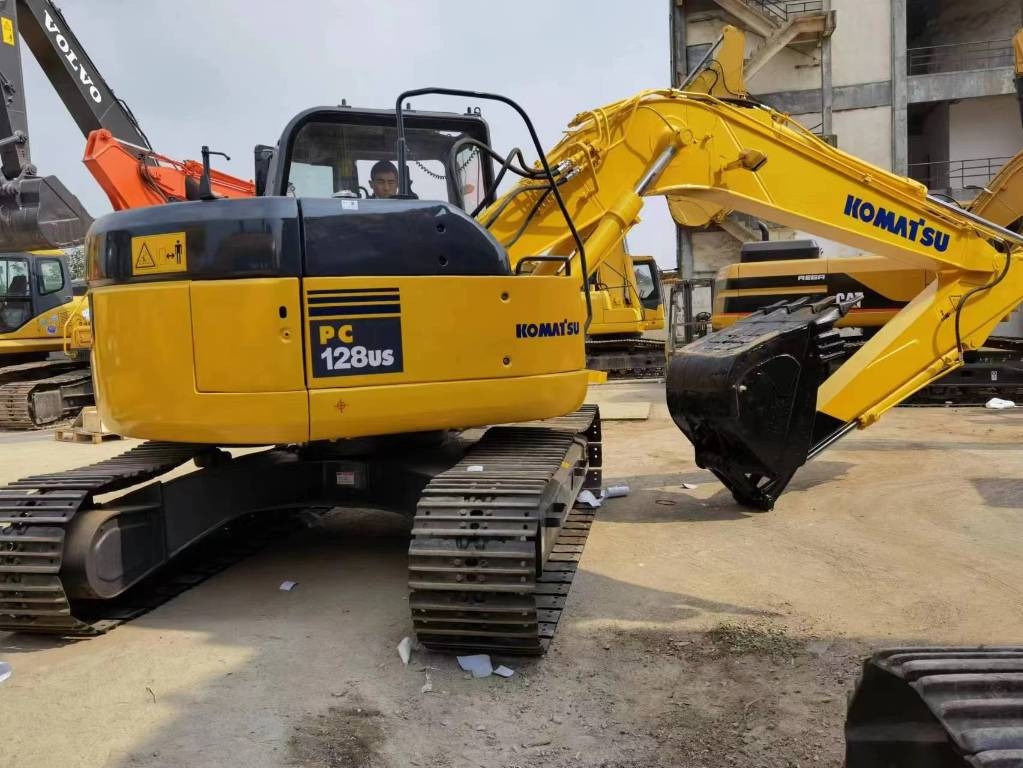KOMATSU PC 128US - Mini rýpadlo: obrázek 1 KOMATSU PC 128US - Mini rýpadlo: obrázek 1